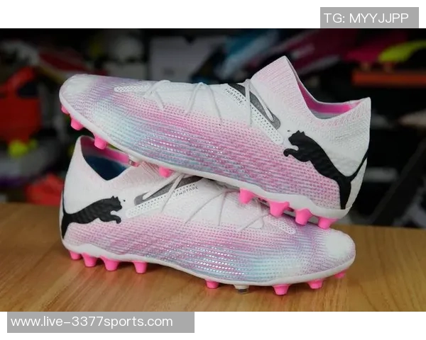 探索足球鞋的独特设计与性能特点助力球员在赛场上表现更佳