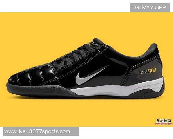 足球鞋日常穿搭指南让你轻松应对各种场合展现时尚与舒适的完美结合